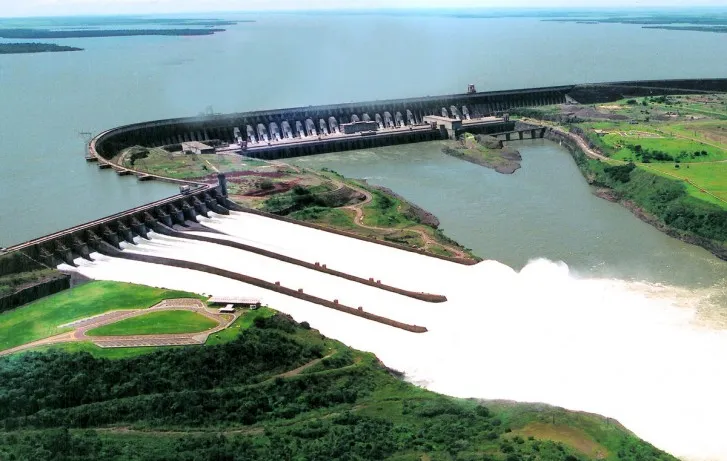 Barragem da hidrelétrica de Itaipu